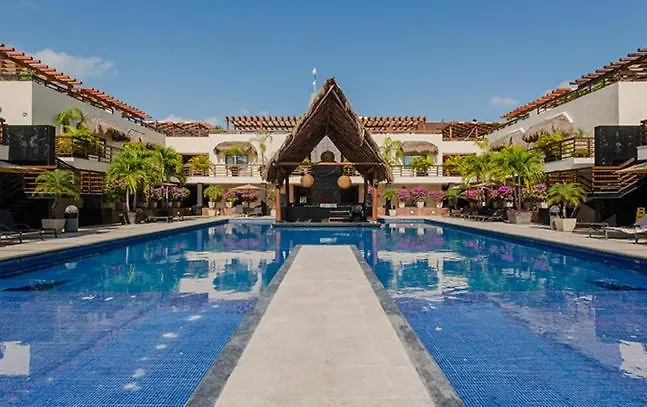 Aldea Thai 235 Aparthotel